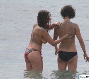 И снова хиппи. Теперь на пляжу. Часть 3. Эскиз 8