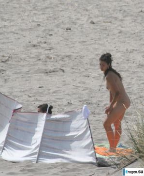 And again, hippies. Now on the beach. Part 4. Thumb 33