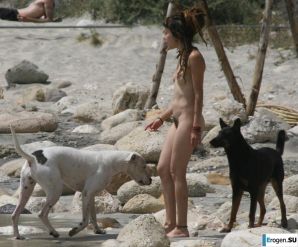 And again, hippies. Now on the beach. Part 4. Thumb 8