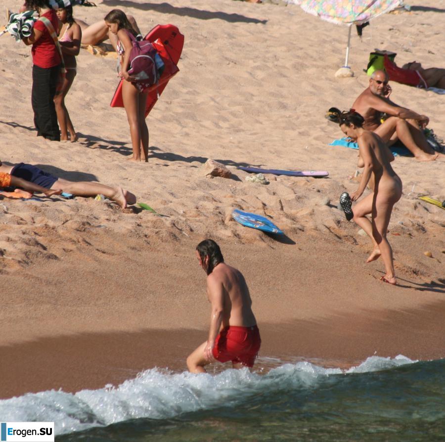 And again hippies. Now on the beach. Part 5. Photo 17