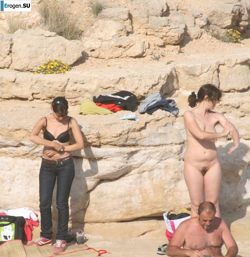 And again hippies. Now on the beach. Part 5. Photo 31