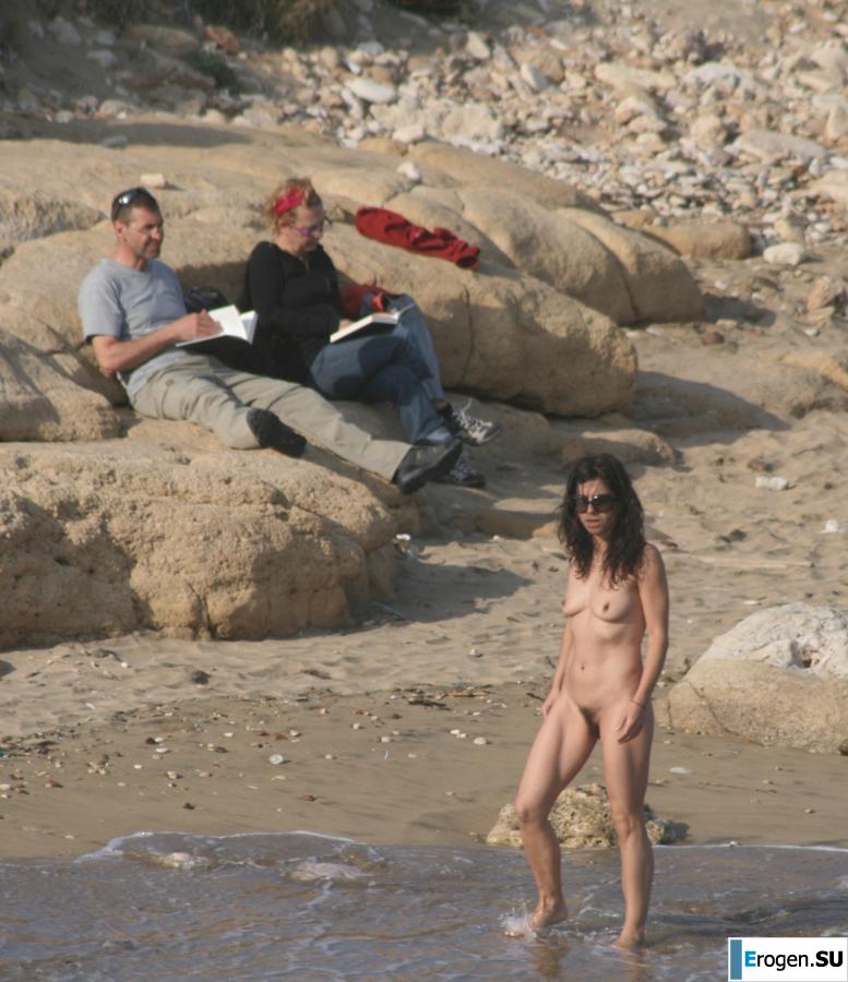 And again hippies. Now on the beach. Part 5. Photo 34