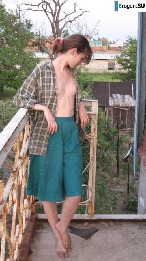 Home photos of a Ukrainian girl. Part 4. Photo 4