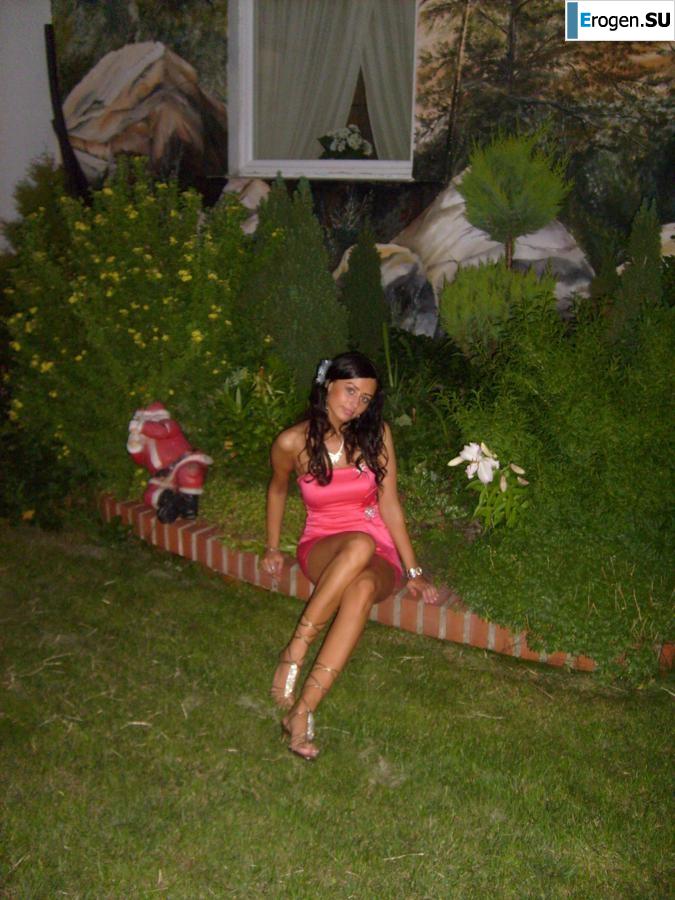 Beautiful Brunette. Photo 40