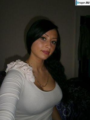 Beautiful Brunette. Thumb 5