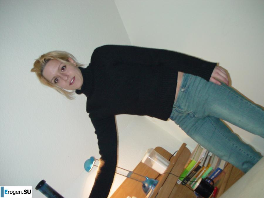 Миниатюрная любительница сексуальных игр. Фото 17