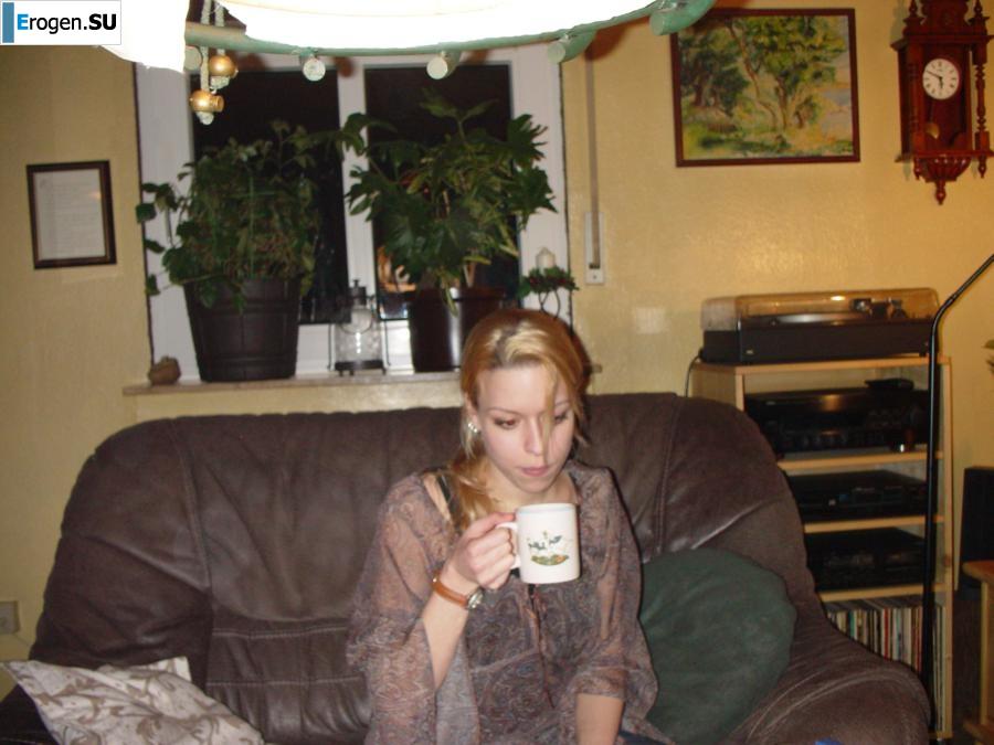 Миниатюрная любительница сексуальных игр. Фото 37