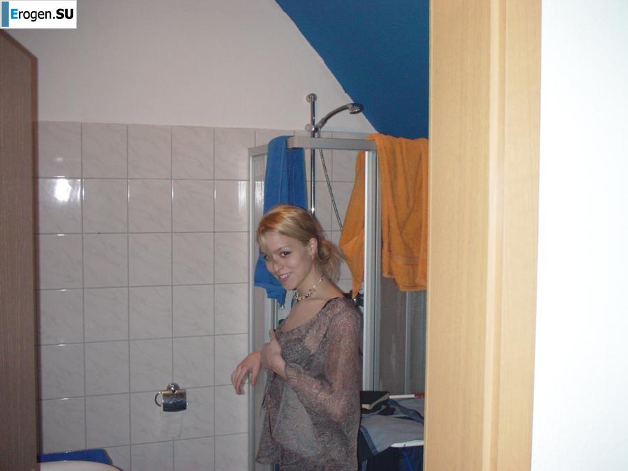 Миниатюрная любительница сексуальных игр. Фото 4