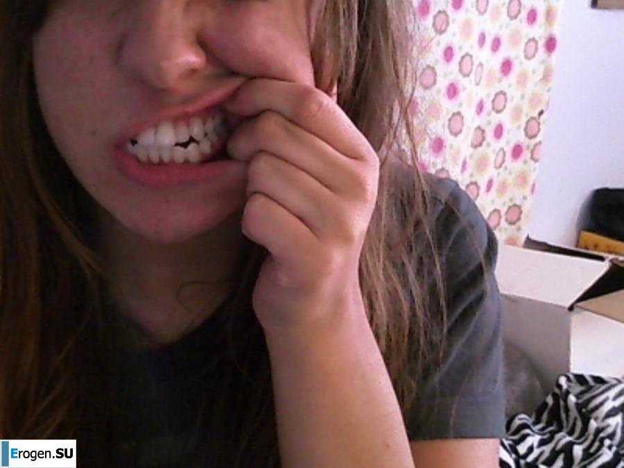 He grimaces and takes a picture of himself. Photo 37