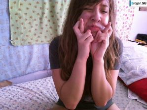 He grimaces and takes a picture of himself. Thumb 30