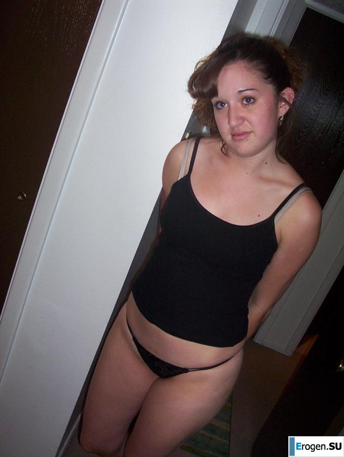 Curly-haired brunette. Photo 5