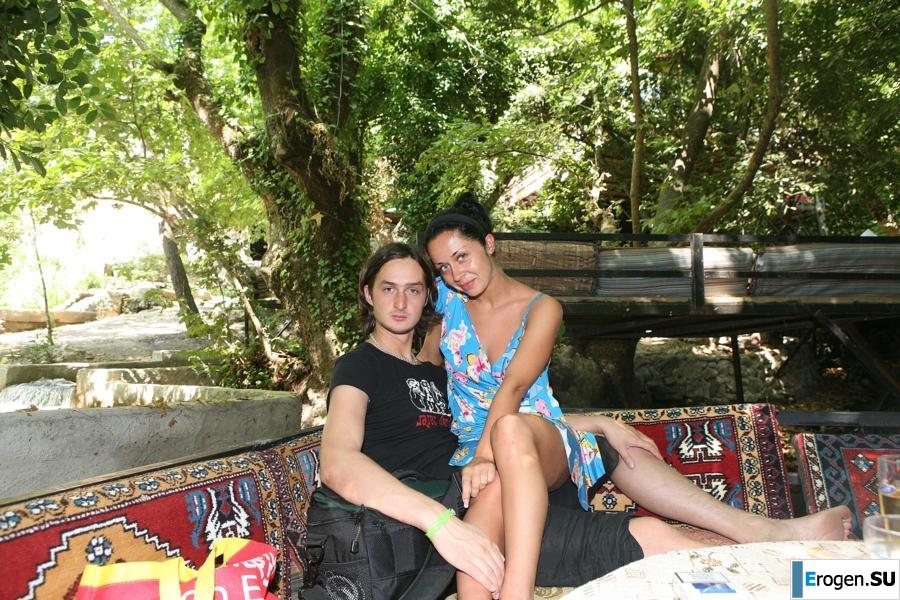 A company of Russians ignites in Turkey. Photo 22