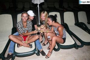 A company of Russians ignites in Turkey. Thumb 15