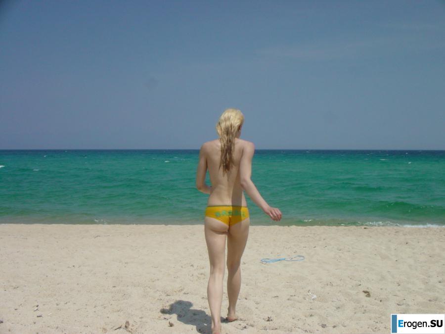 Миниатюрная любительница сексуальных игр. Часть 3. Фото 3