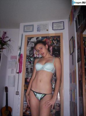 Красивая болгарка позирует дома и на пляже. Часть 2. Эскиз 21