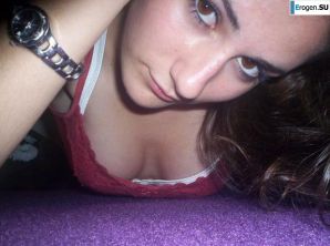 Красивая болгарка позирует дома и на пляже. Часть 2. Эскиз 26