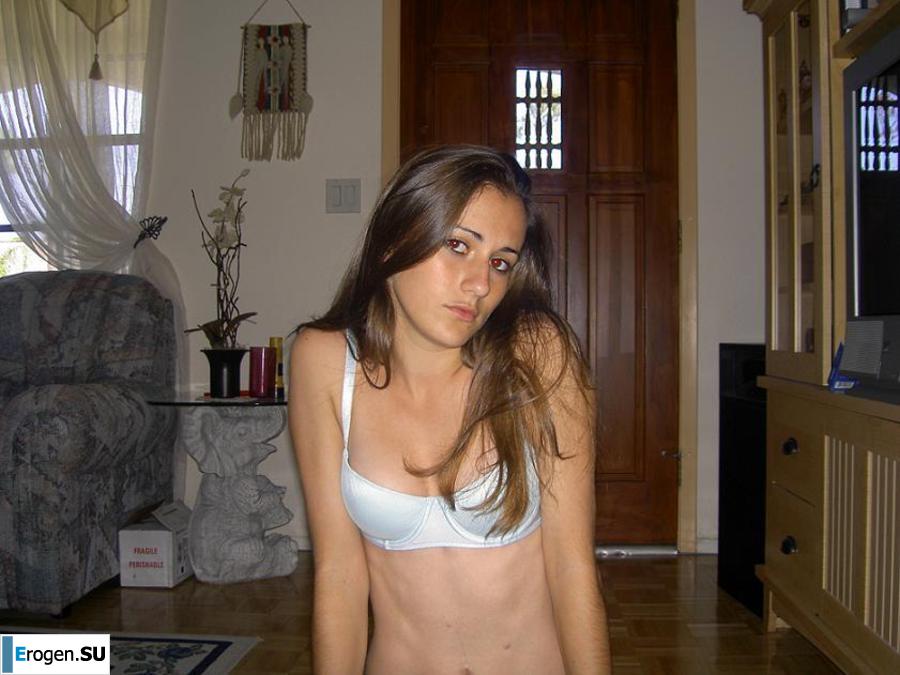 Красивая болгарка позирует дома и на пляже. Часть 3. Фото 19