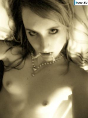 Young Euro-blonde. Thumb 13