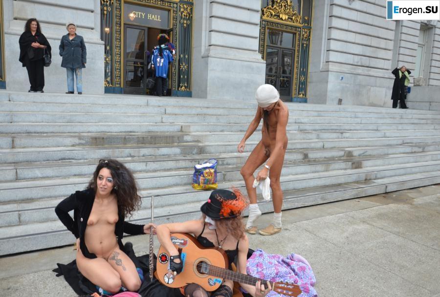 Обнажения в знак протеста. Фото 17