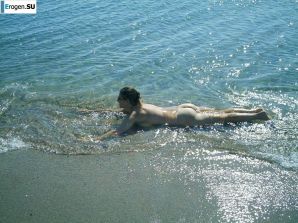 Posing at the sea. Thumb 11