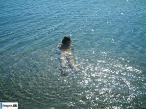 Posing at the sea. Thumb 13