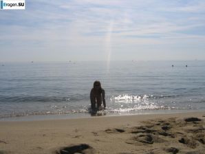 Posing at the sea. Thumb 26