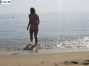 Posing at the sea. Thumb 27