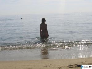 Posing at the sea. Thumb 29