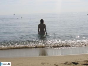 Posing at the sea. Thumb 31