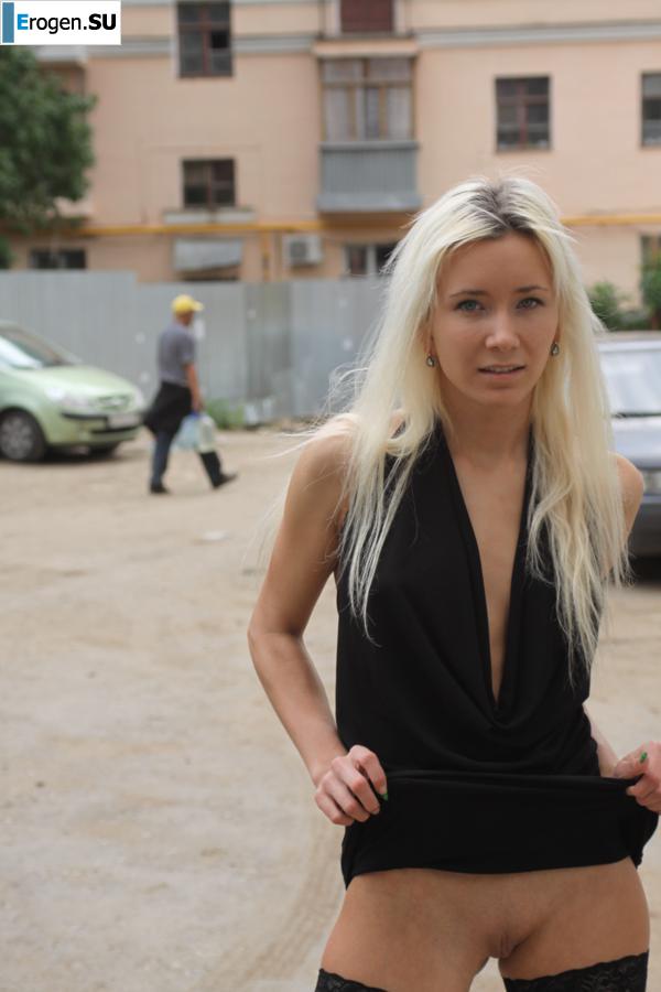 Nastya from Samara walks around the city and shows herself. Photo 34