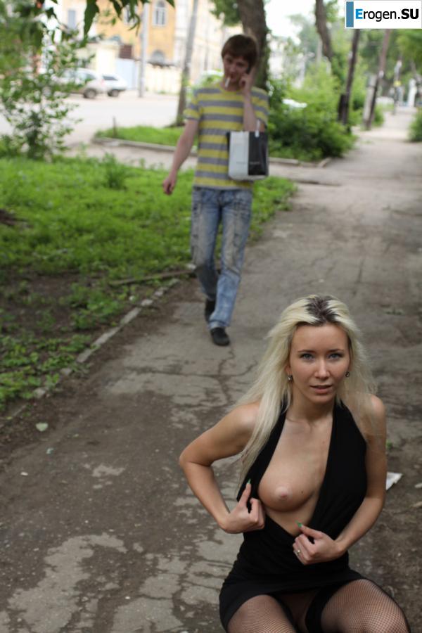 Nastya from Samara walks around the city and shows herself. Part 2. Photo 20