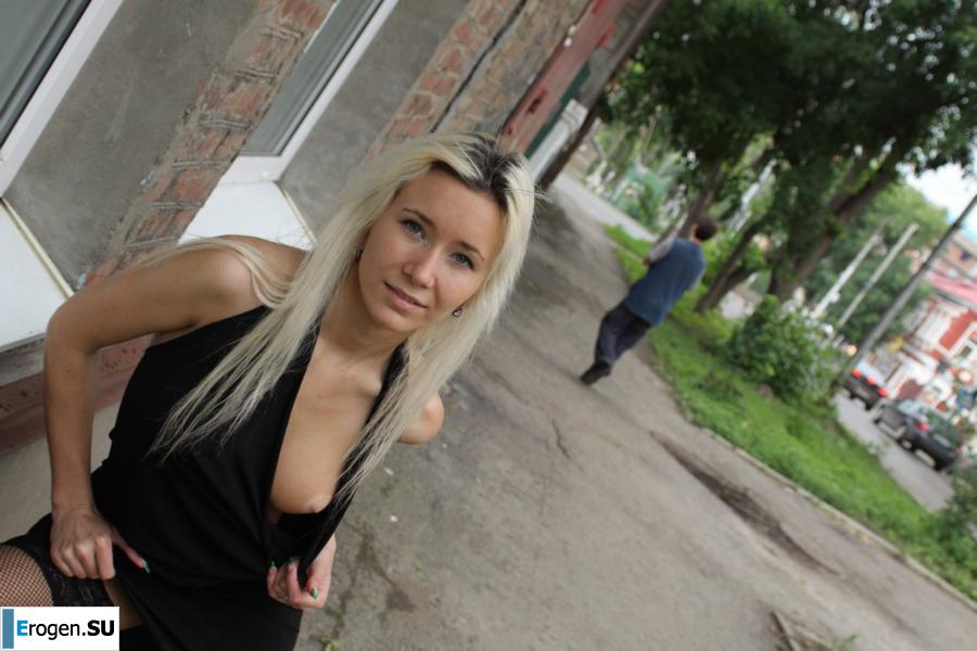 Nastya from Samara walks around the city and shows herself. Part 2. Photo 25