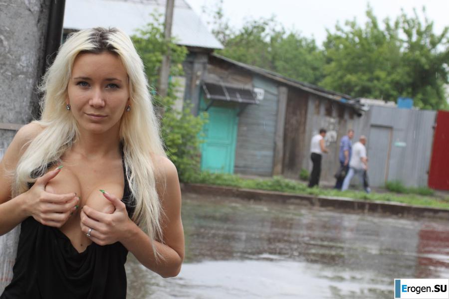Nastya from Samara walks around the city and shows herself. Part 2. Photo 29