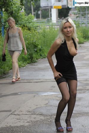 Nastya from Samara walks around the city and shows herself. Part 4. Thumb 5