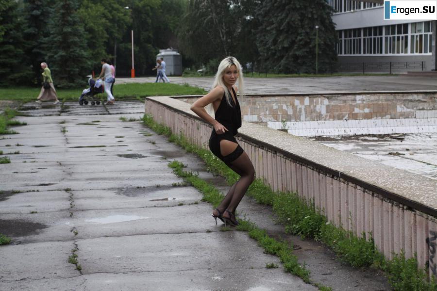 Nastya from Samara walks around the city and shows herself. Part 6. Photo 29