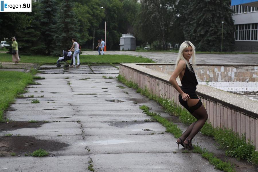 Nastya from Samara walks around the city and shows herself. Part 6. Photo 30