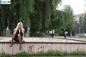 Nastya from Samara walks around the city and shows herself. Part 6. Thumb 35