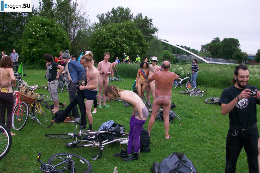 Naked bike rides. Part 4. Photo 28
