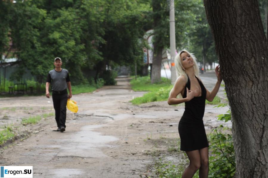 Nastya from Samara walks around the city and shows herself. Part 8. Photo 3