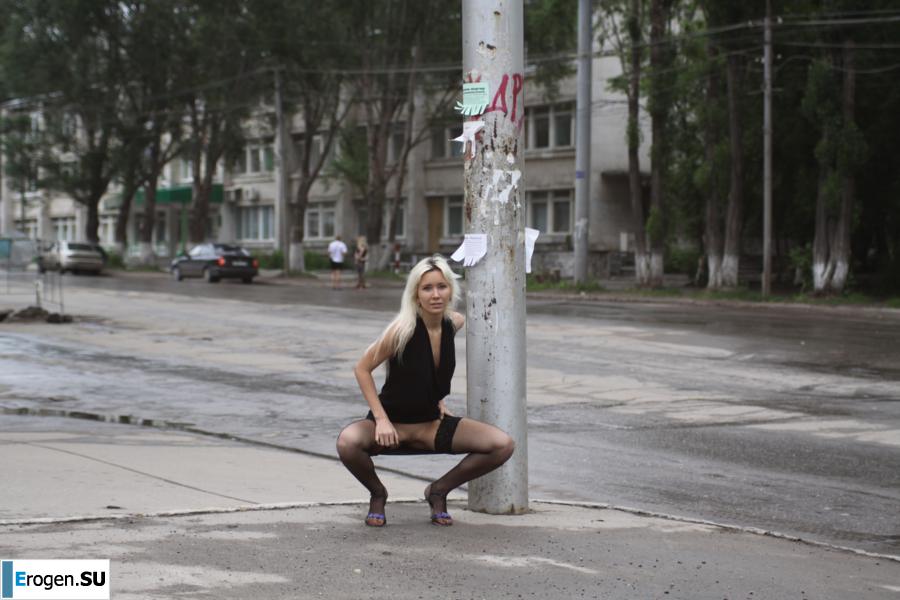 Nastya from Samara walks around the city and shows herself. Part 10. Photo 24