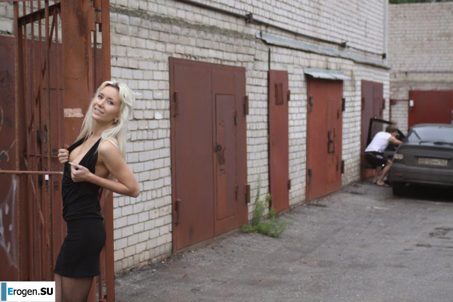 Nastya from Samara walks around the city and shows herself. Part 10. Photo 4
