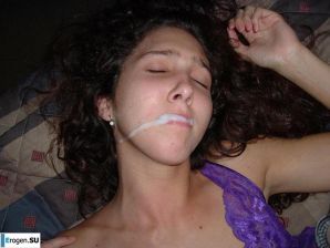 Smiling brunette with everlasting nipples. Thumb 36