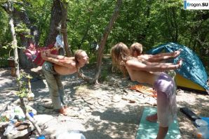 Hippies are nudists. Thumb 29