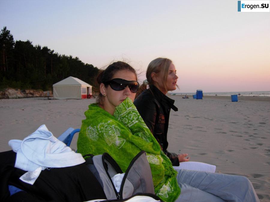 That blonde, the brunette. Part 2. Photo 28