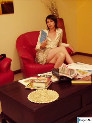 French Bisexual Brunette. Thumb 19