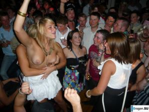 Публичное обнажение. Эскиз 20