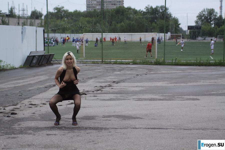 Настя из Самары ходит по городу и показывает себя. Часть 12. Фото 5