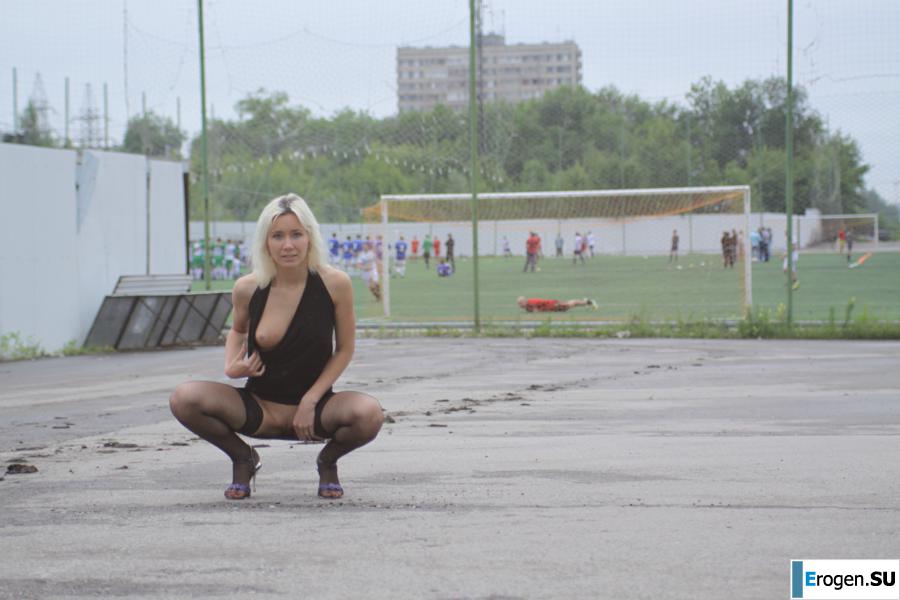 Настя из Самары ходит по городу и показывает себя. Часть 12. Фото 7