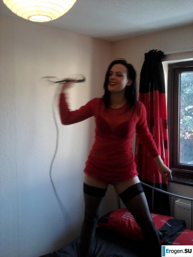 Pretty brunette in stockings. Photo 30