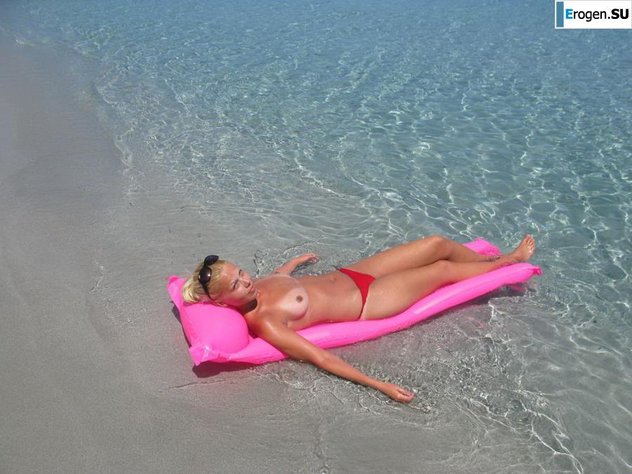 Wow, how shy we are. Photo 17